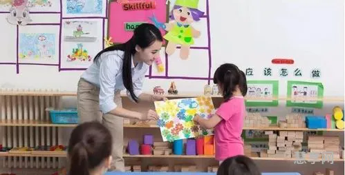 幼儿园毕业家长发圈句子(幼儿园毕业暖心文案)