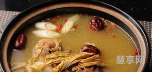 怎样煲鸡汤最有营养(如何煲鸡汤才好喝又营养)