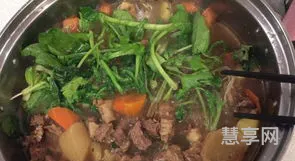 羊肉煲的做法(怎样做羊肉汤好吃又简单)