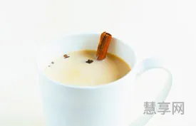 一杯奶茶的热量(一杯500ml奶茶的卡路里)