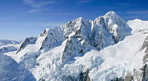 阿尔卑斯山迎风坡(阿尔卑斯山北坡降水多的原因)