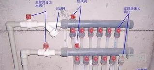 暖气不热怎么放水排气(老式暖气片放水正确方法)