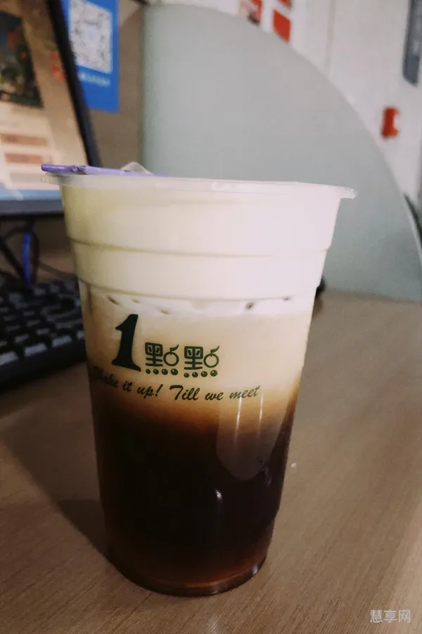 一点点红茶黑糖玛奇朵好喝吗(一点点红茶玛奇朵的正确喝法)