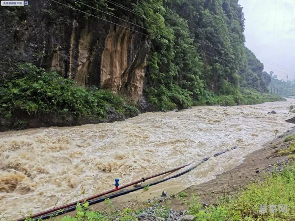 黑色洪水暴雨预警(黑色预警什么时候出现过)